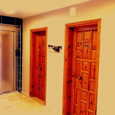 Готель Vesta 3*